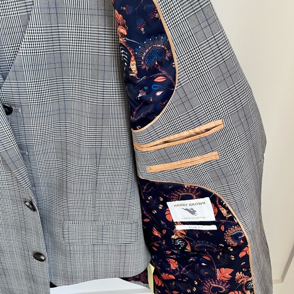 Men’s Plaid Grey 3pc Suit, Size 40R, pant 34R NWT, Never worn - Picture 2 of 12